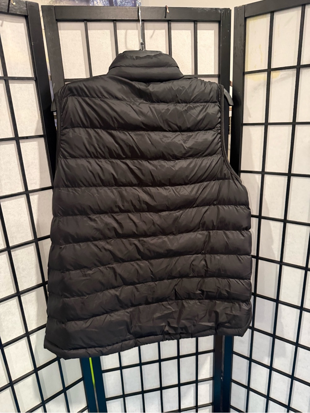 32 Degrees Women’s Black Quilted Puffer Vest (G2) - Picture 2 of 5